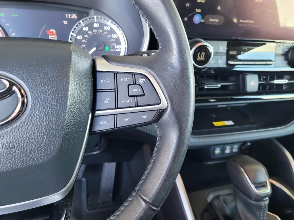 used 2023 Toyota Highlander car, priced at $42,206