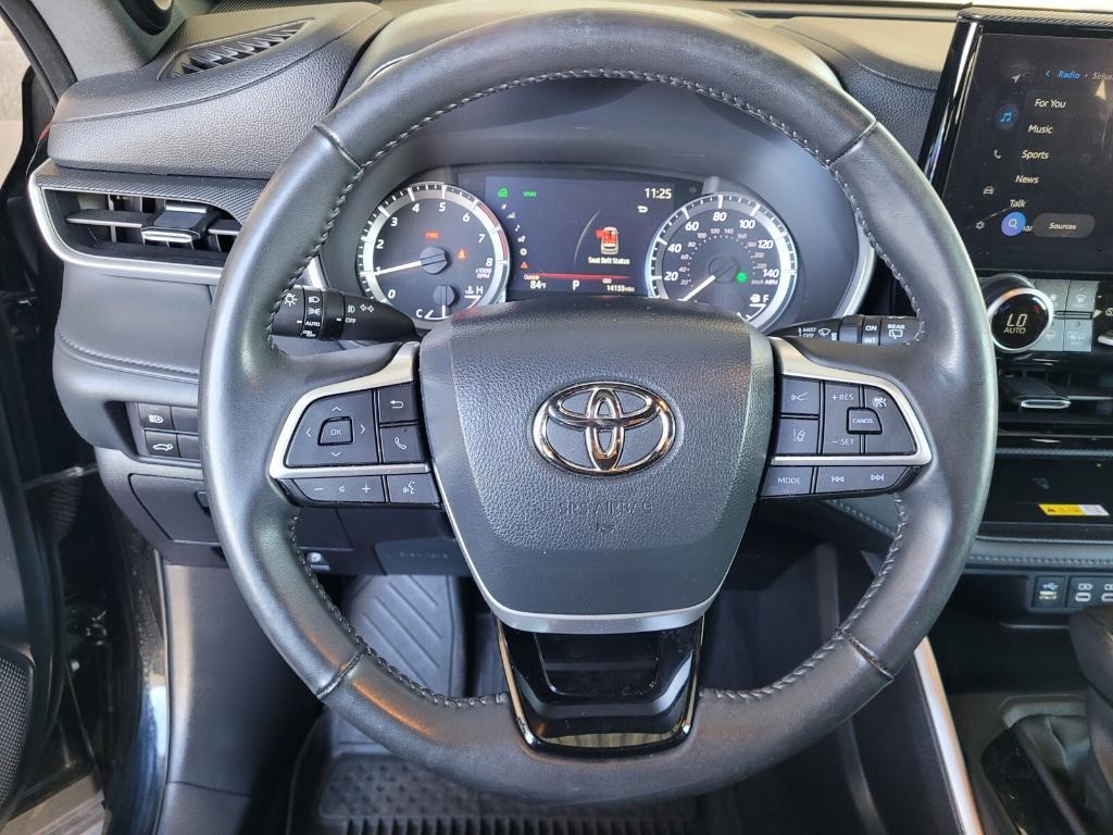 used 2023 Toyota Highlander car, priced at $42,206