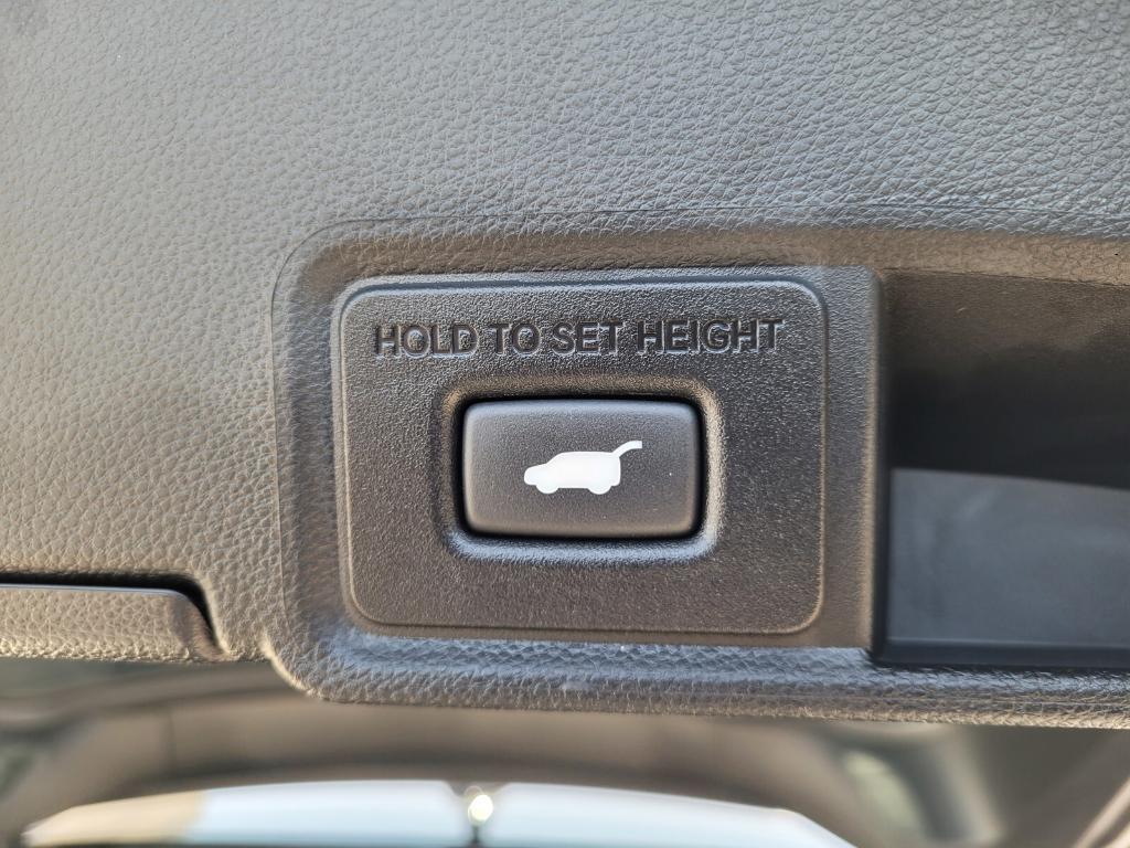 used 2023 Acura RDX car, priced at $37,166
