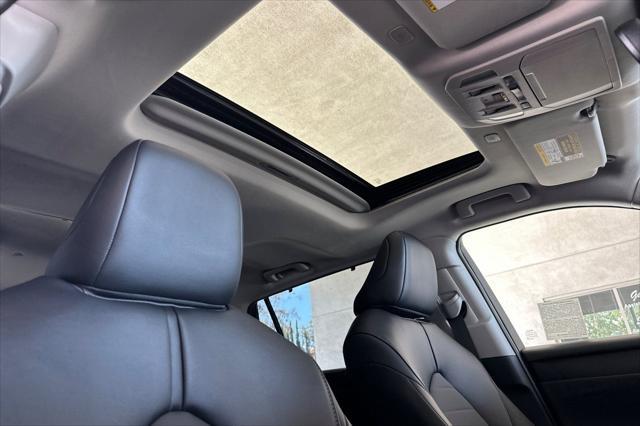 new 2025 Toyota Highlander Hybrid car, priced at $49,683