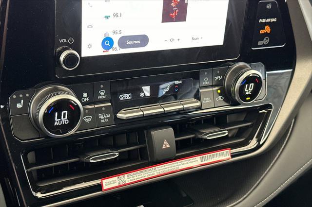 new 2025 Toyota Highlander Hybrid car, priced at $49,683