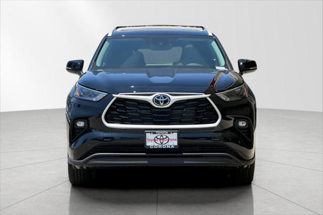new 2025 Toyota Highlander Hybrid car, priced at $49,683