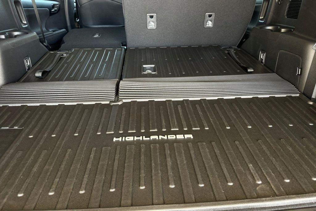 new 2025 Toyota Highlander car, priced at $46,253