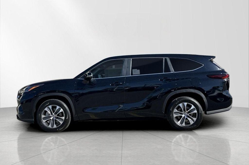 new 2025 Toyota Highlander car, priced at $46,253