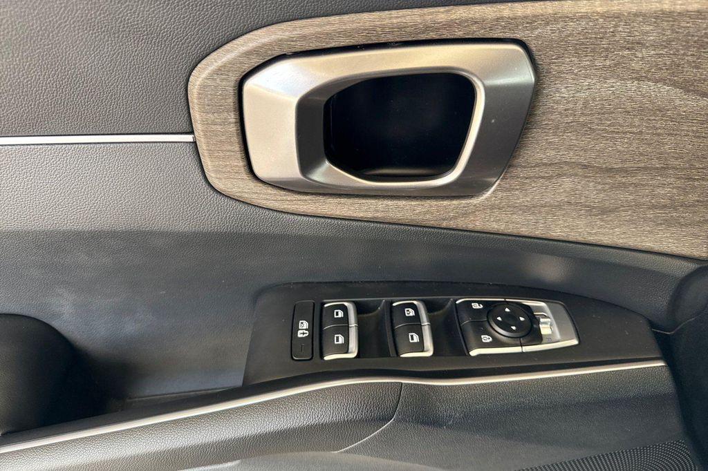 used 2023 Kia Sorento car, priced at $29,996
