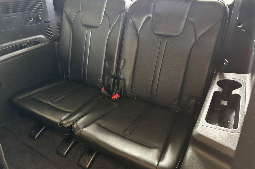 used 2023 Kia Sorento car, priced at $29,996