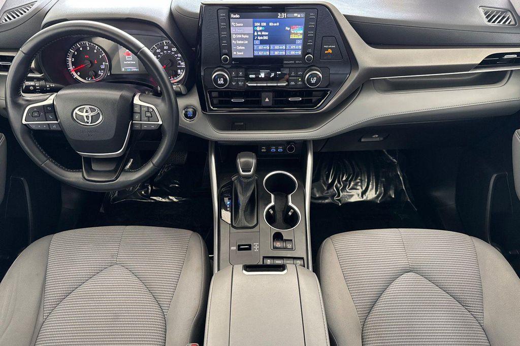 used 2022 Toyota Highlander car, priced at $30,987