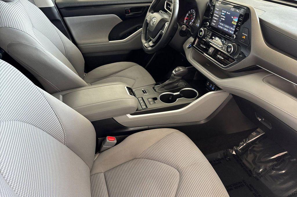 used 2022 Toyota Highlander car, priced at $30,987