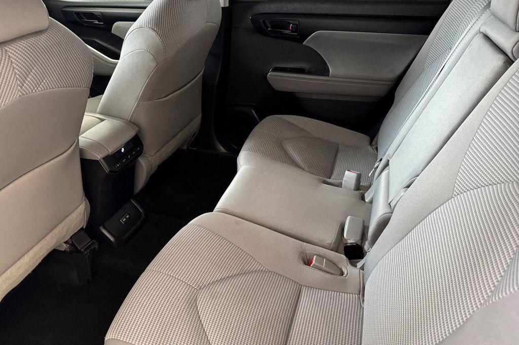 used 2022 Toyota Highlander car, priced at $30,987