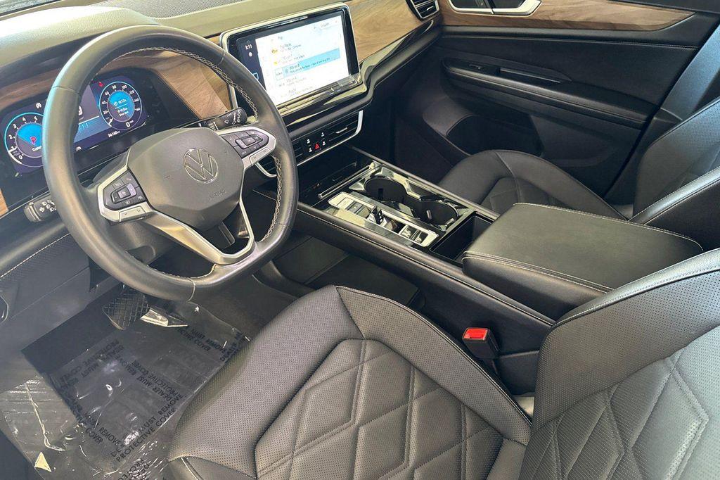 used 2024 Volkswagen Atlas car, priced at $29,996