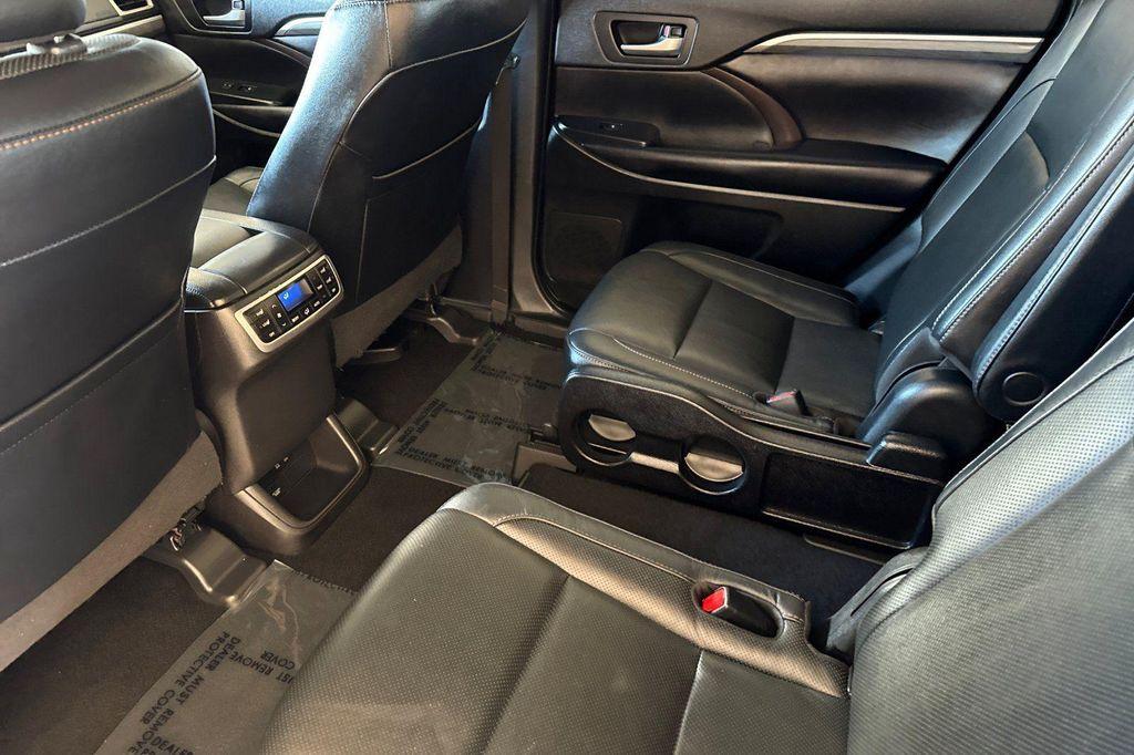 used 2019 Toyota Highlander Hybrid car, priced at $25,887