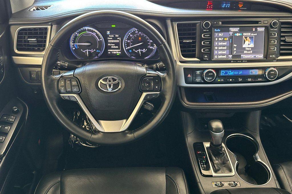used 2019 Toyota Highlander Hybrid car, priced at $25,887