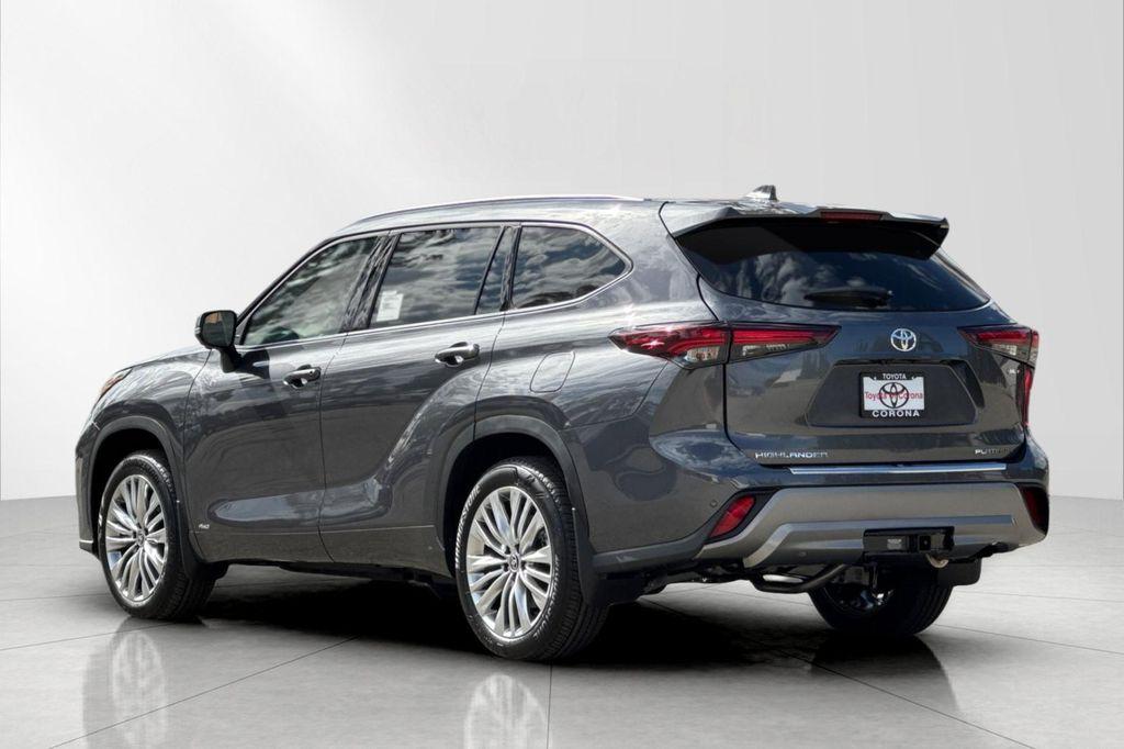 new 2025 Toyota Highlander Hybrid car, priced at $57,107