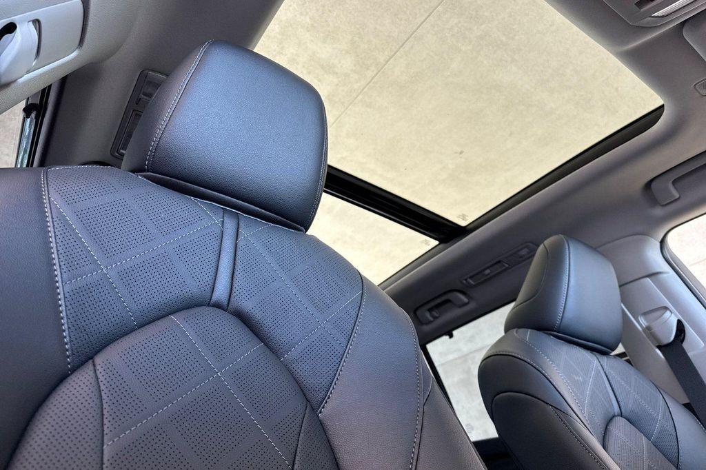 new 2025 Toyota Highlander Hybrid car, priced at $57,107