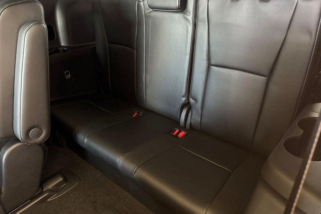 new 2025 Toyota Highlander Hybrid car, priced at $57,107