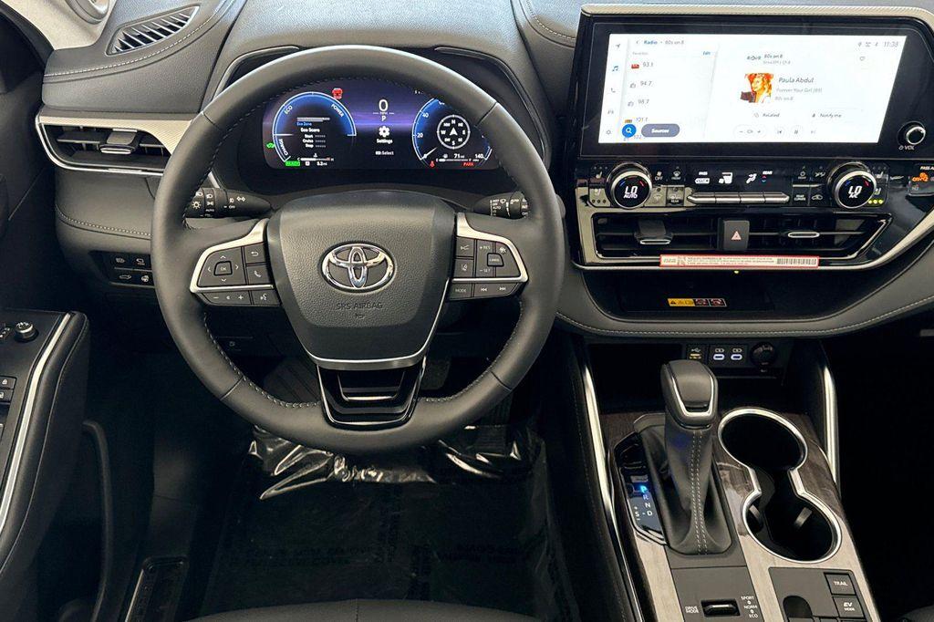 new 2025 Toyota Highlander Hybrid car, priced at $57,107