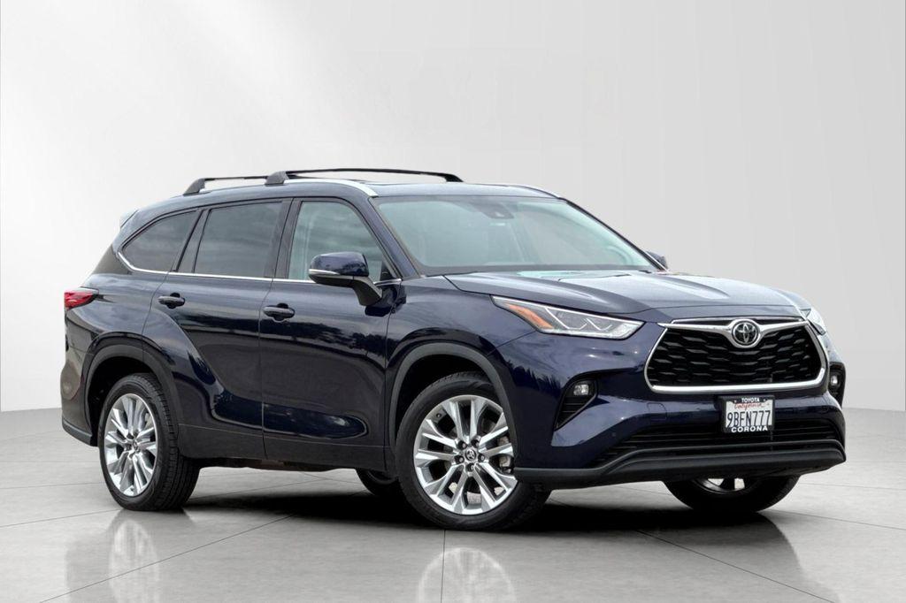 used 2022 Toyota Highlander car, priced at $32,997
