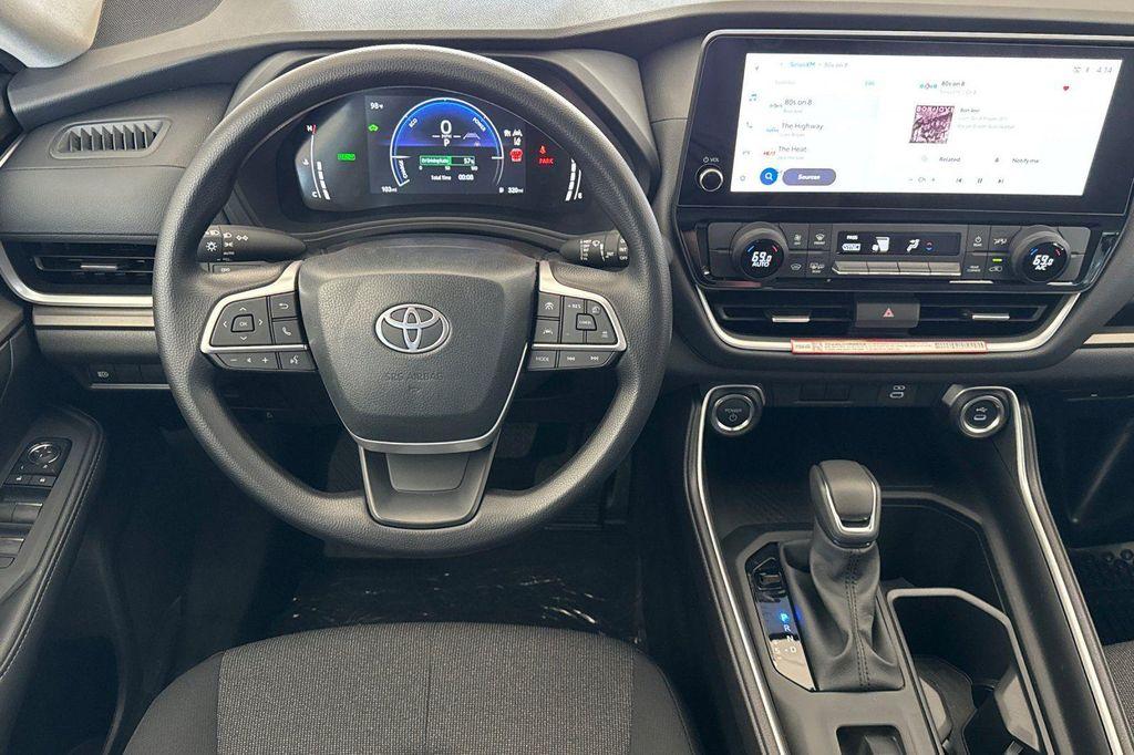 new 2025 Toyota Highlander Hybrid car, priced at $47,203
