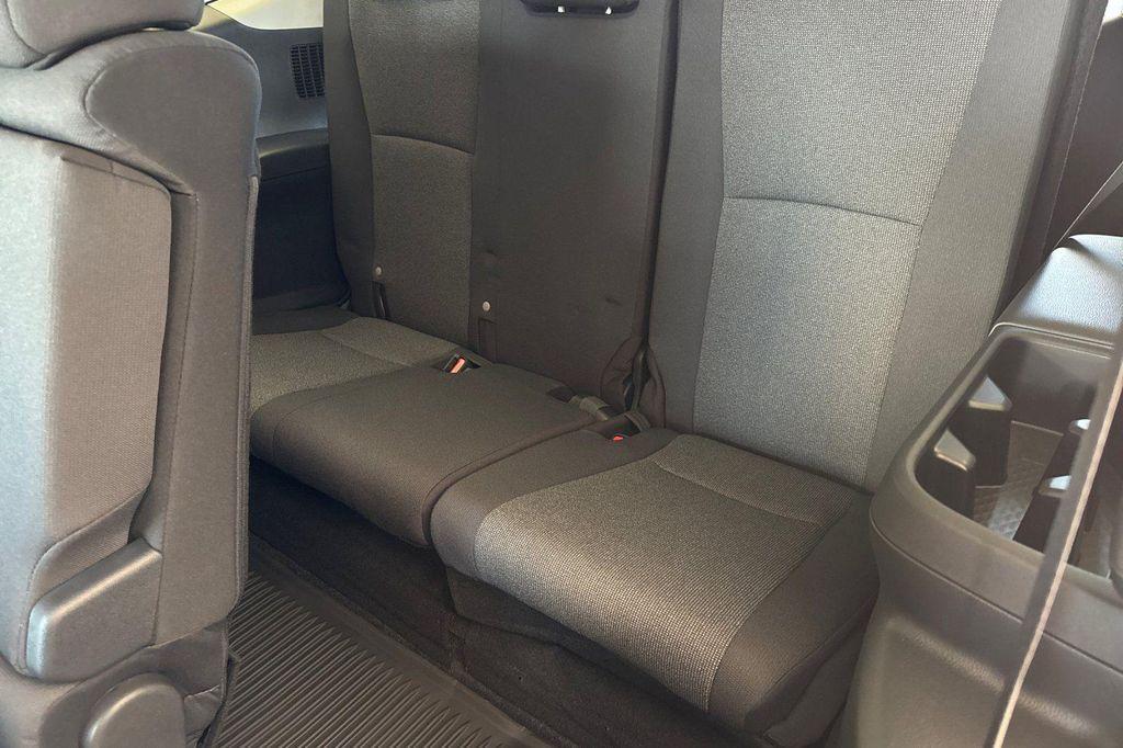 new 2025 Toyota Highlander Hybrid car, priced at $47,203
