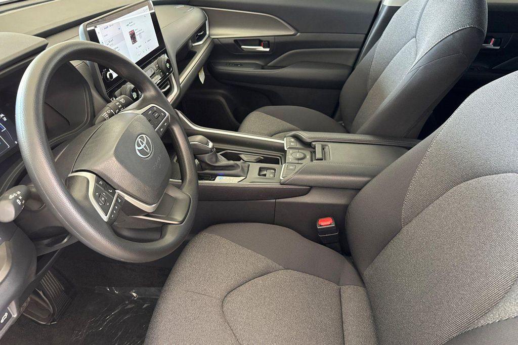 new 2025 Toyota Highlander Hybrid car, priced at $47,203