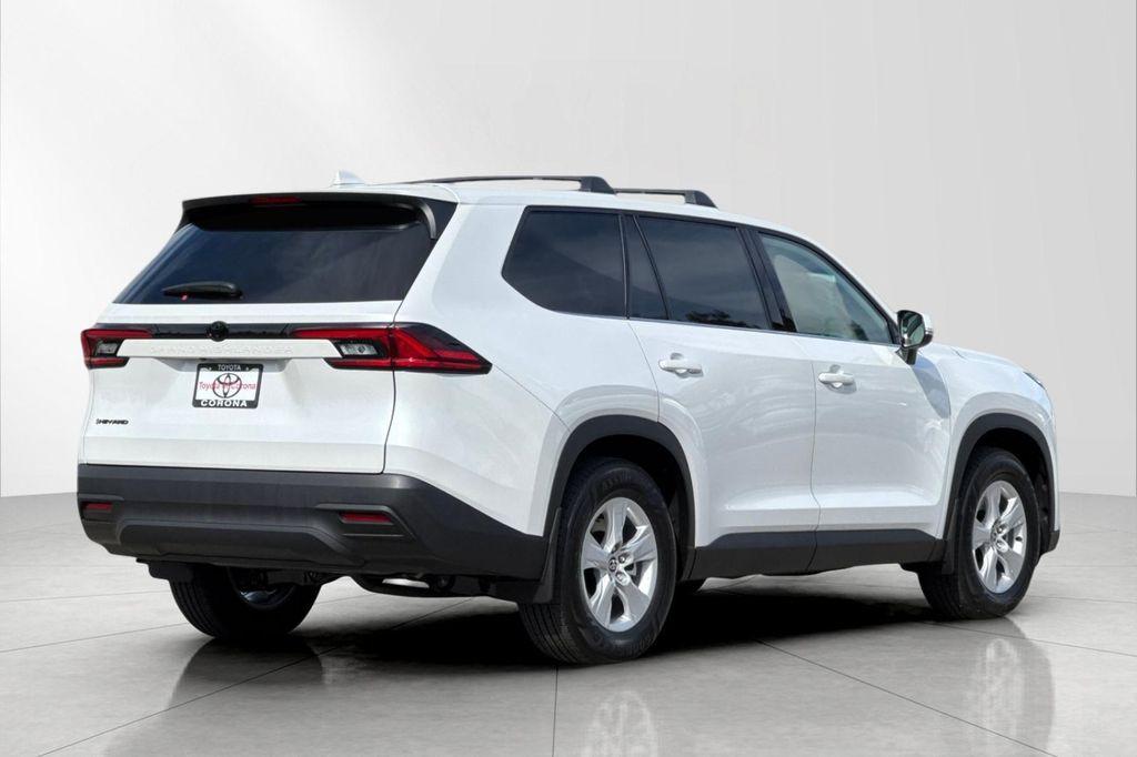 new 2025 Toyota Highlander Hybrid car, priced at $47,203