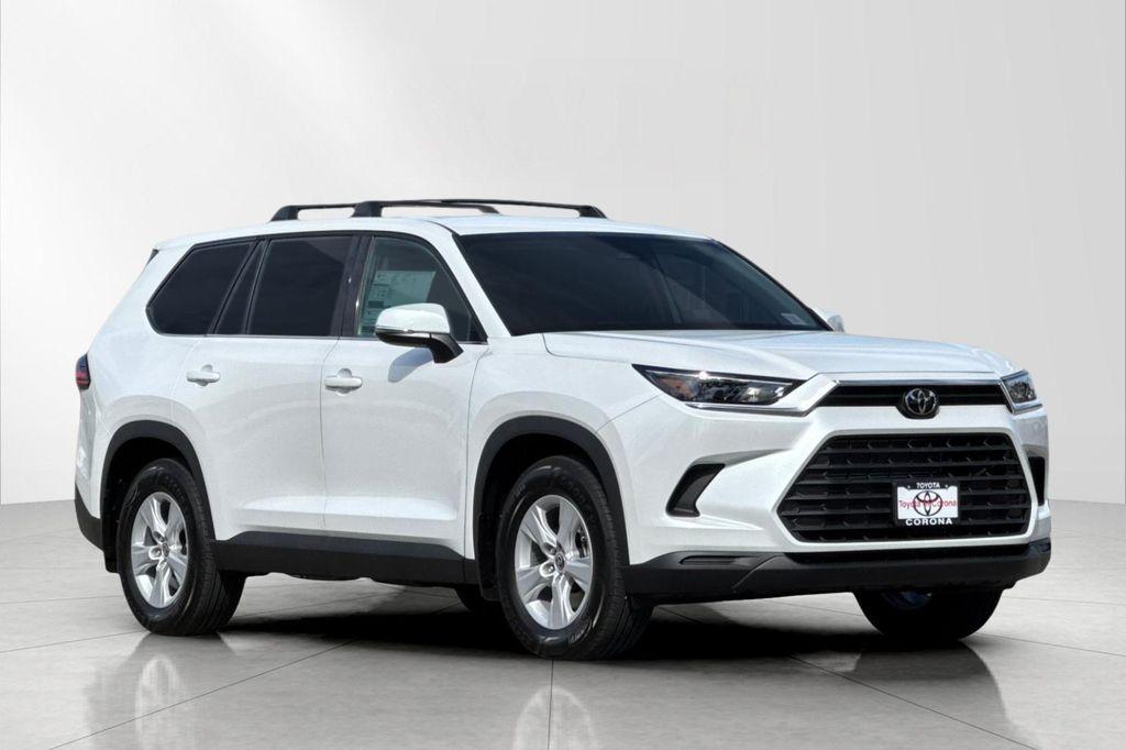 new 2025 Toyota Highlander Hybrid car, priced at $47,203
