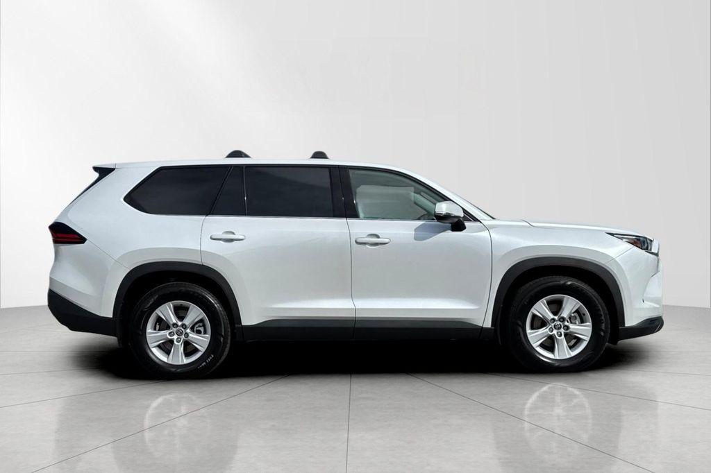 new 2025 Toyota Highlander Hybrid car, priced at $47,203