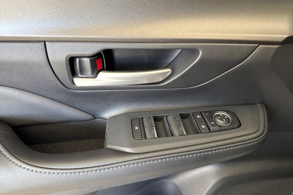 new 2025 Toyota Highlander Hybrid car, priced at $47,203