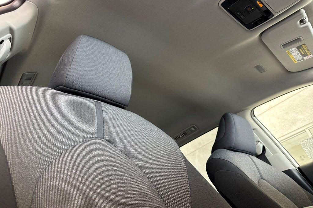 new 2025 Toyota Highlander Hybrid car, priced at $47,203
