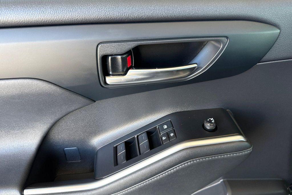 used 2024 Toyota Highlander car, priced at $41,478
