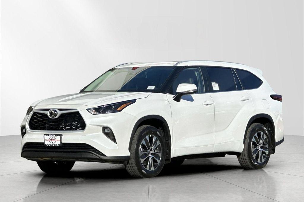 new 2026 Toyota Highlander car, priced at $48,562