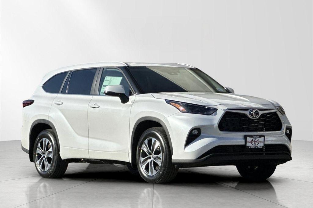 new 2026 Toyota Highlander car, priced at $48,562