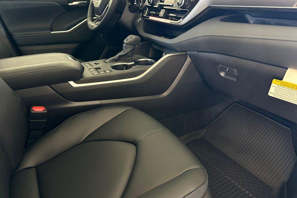 new 2026 Toyota Highlander car, priced at $48,562