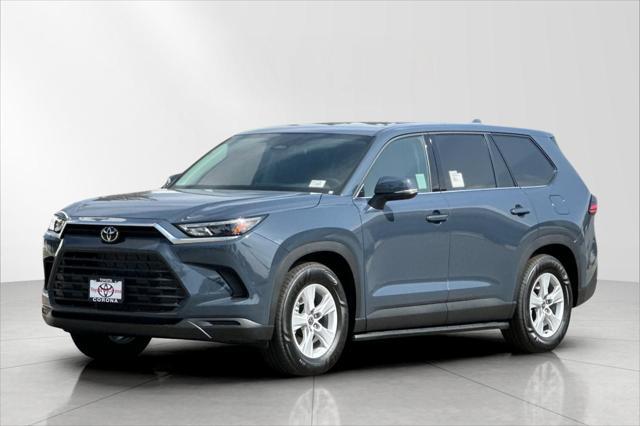 new 2025 Toyota Highlander car, priced at $43,706