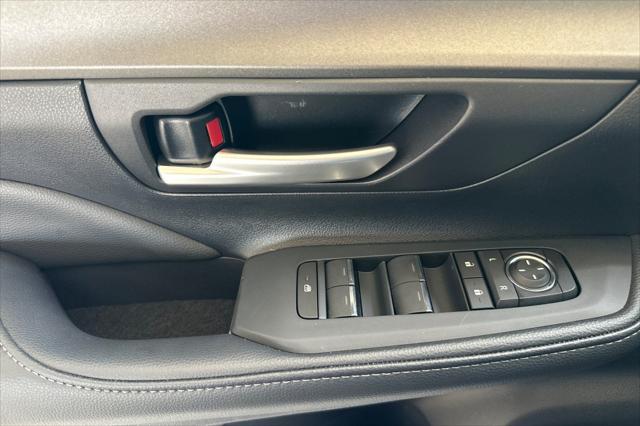 new 2025 Toyota Highlander car, priced at $43,706
