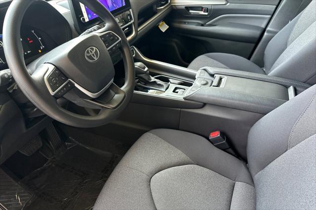 new 2025 Toyota Highlander car, priced at $43,706