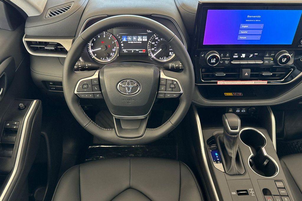 new 2025 Toyota Highlander car, priced at $46,728
