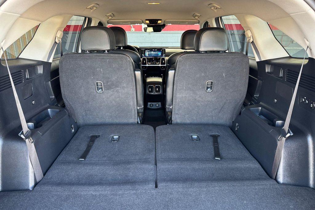 used 2023 Kia Sorento Hybrid car, priced at $29,996