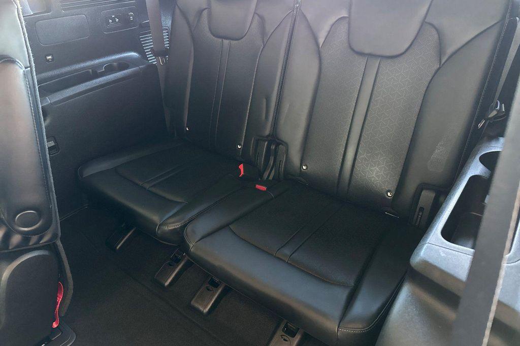used 2023 Kia Sorento Hybrid car, priced at $29,996