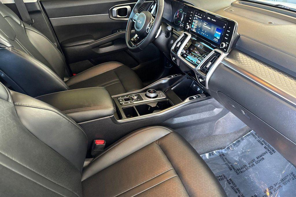 used 2023 Kia Sorento Hybrid car, priced at $29,996