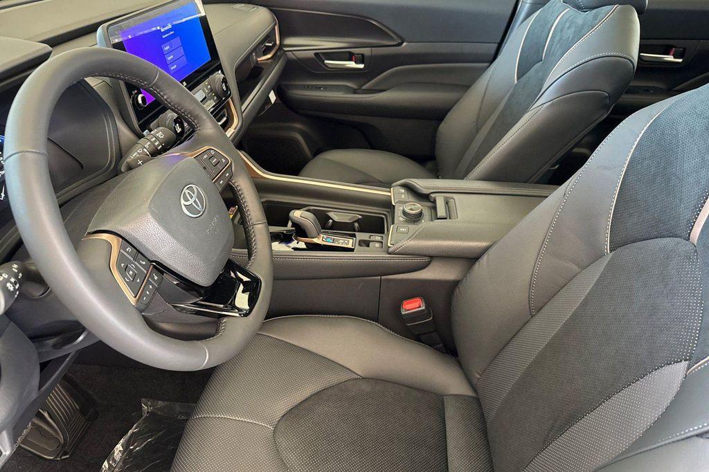 new 2025 Toyota Grand Highlander Hybrid car, priced at $63,895