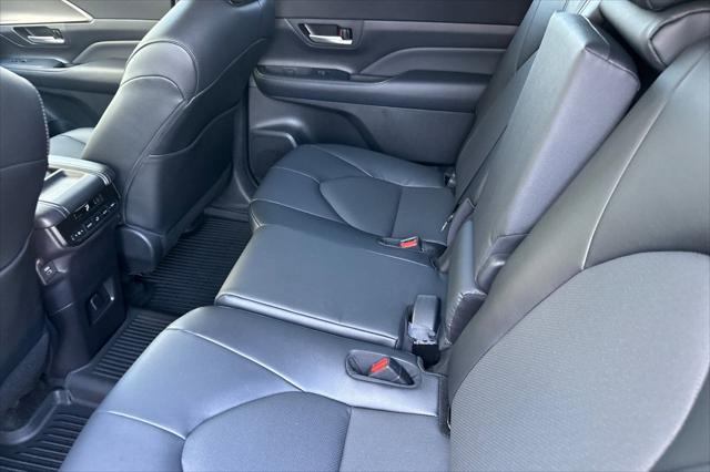 new 2025 Toyota Grand Highlander car, priced at $48,351