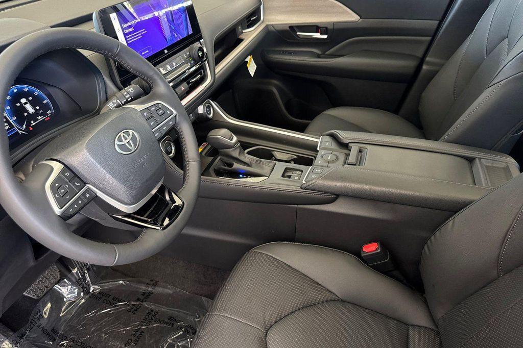 new 2025 Toyota Grand Highlander car, priced at $54,201
