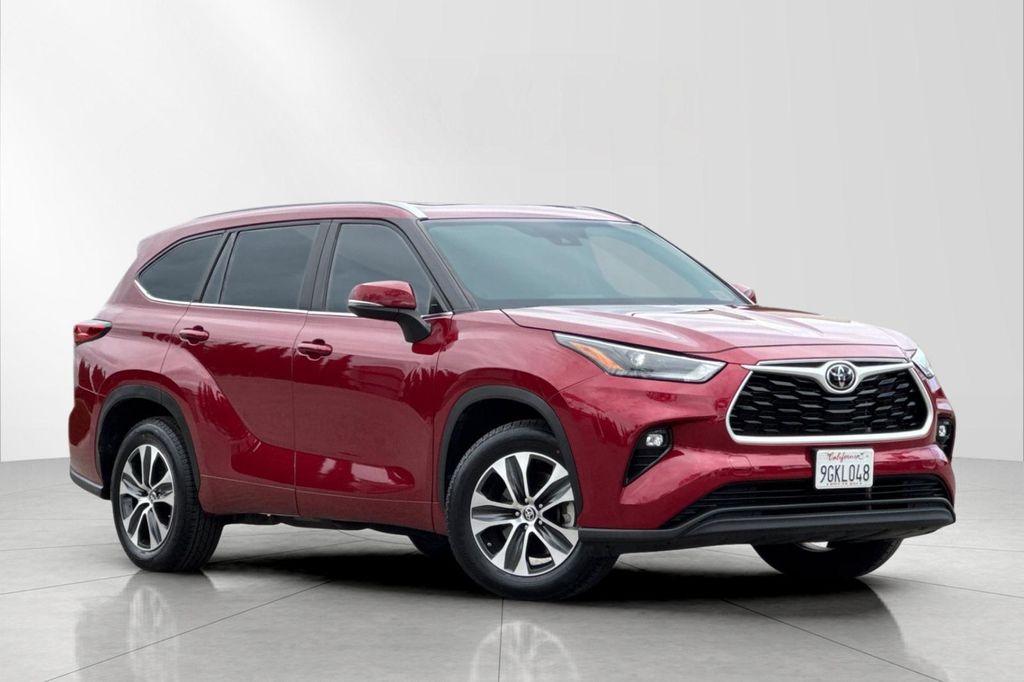 used 2023 Toyota Highlander car, priced at $34,977