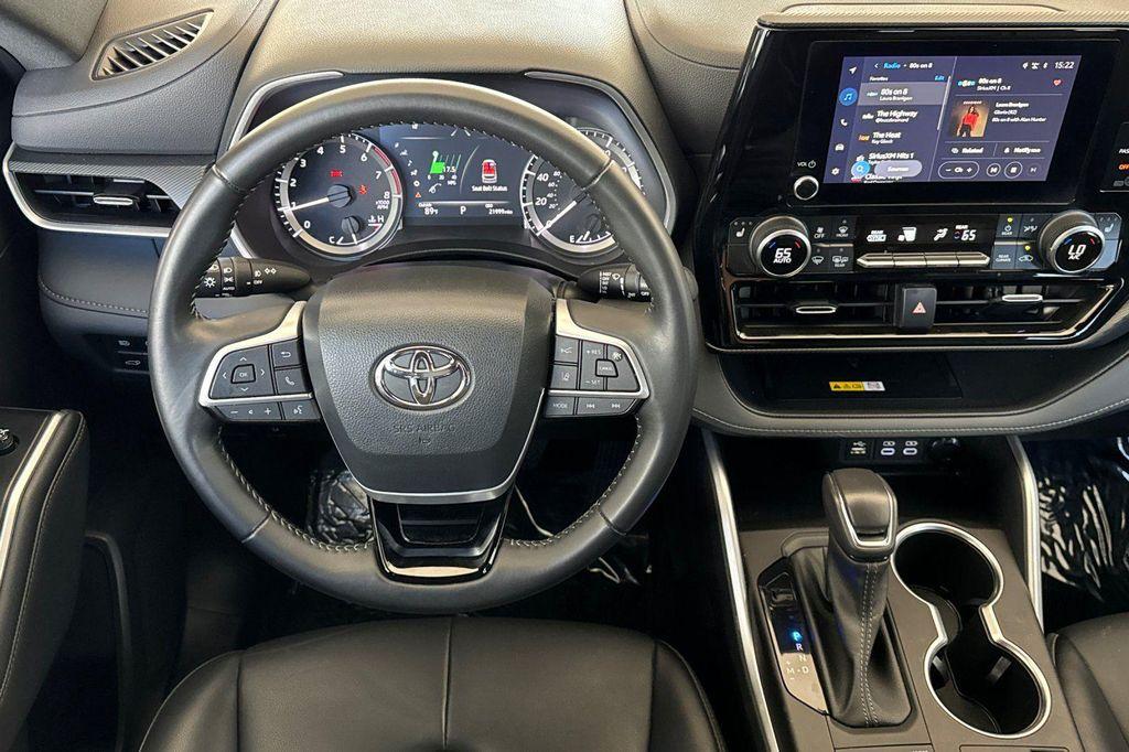 used 2023 Toyota Highlander car, priced at $41,500