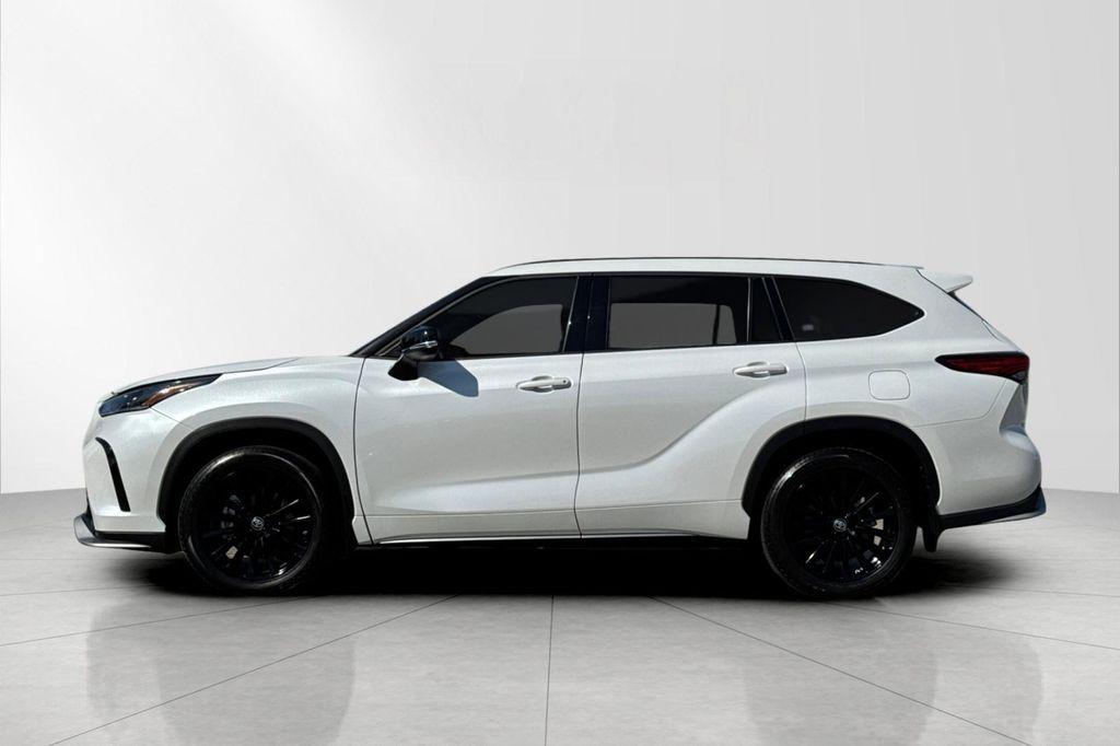 used 2023 Toyota Highlander car, priced at $41,500