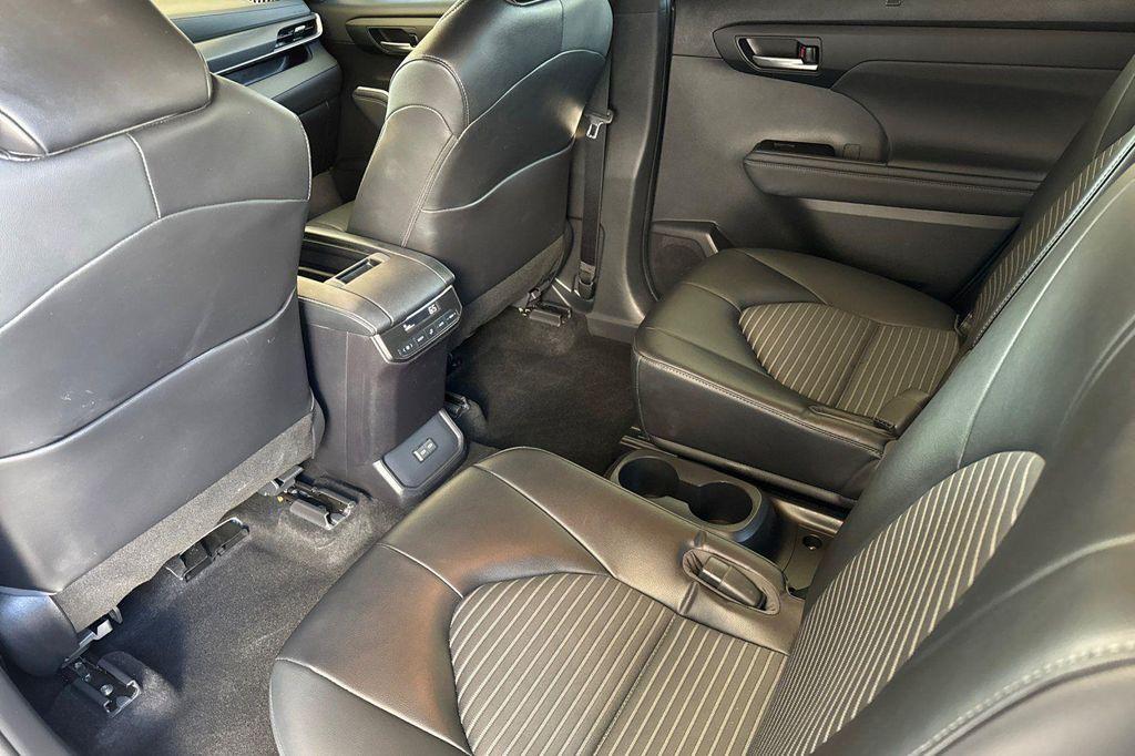 used 2023 Toyota Highlander car, priced at $41,500