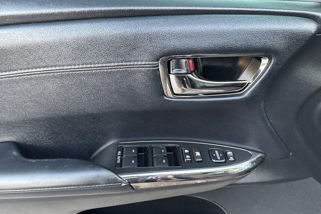 used 2017 Toyota Avalon Hybrid car, priced at $12,996