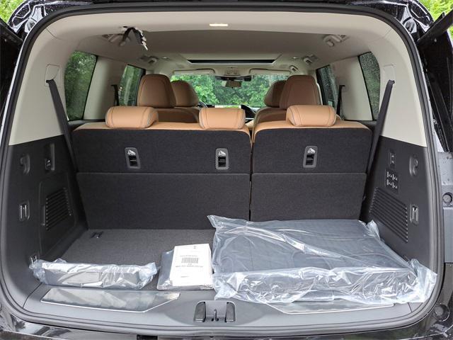 new 2025 INFINITI QX80 car, priced at $98,988