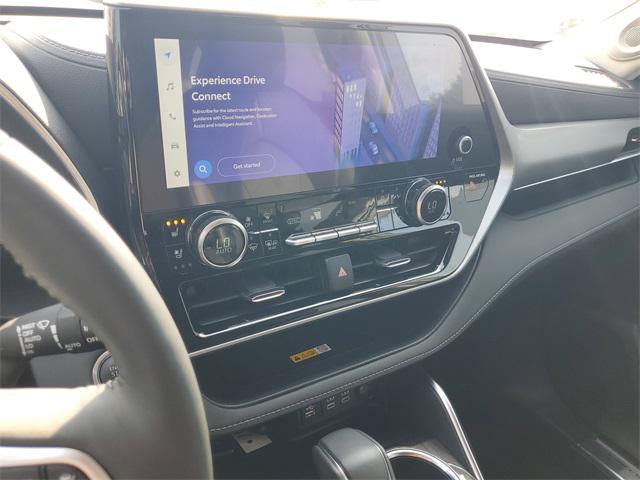 used 2024 Toyota Highlander car, priced at $51,500